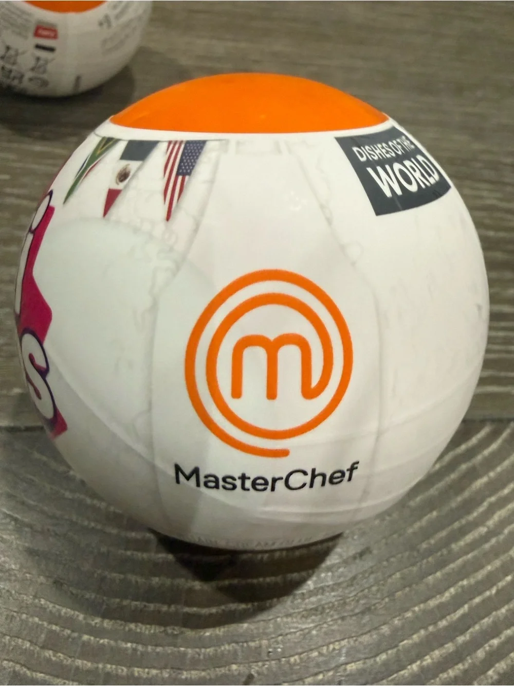 NWT Zuru Mini Brands Create Surprise Ball Dishes of the world